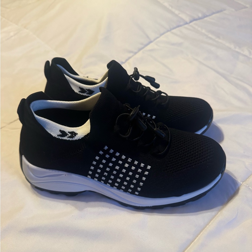 Comfortwear Ortho stretch shoes! Great for anyone on their feet all day!